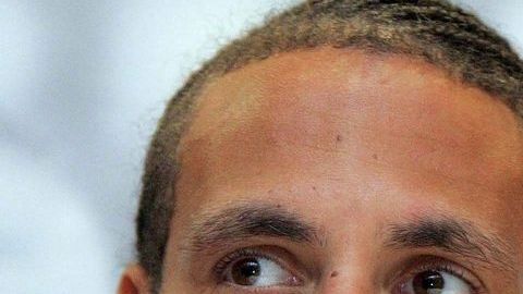 Ferdinand alega que no fue convocado a la Eurocopa por el caso de recismo de John Terry hacia su hermano.