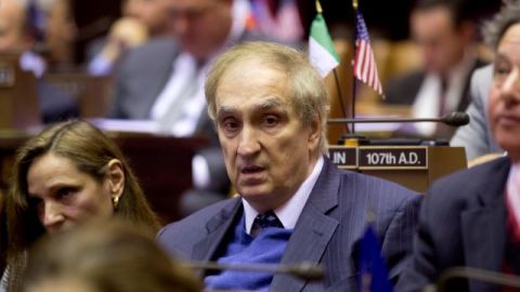 El Fiscal del Distrito de Staten Island, Daniel Donovan, indicó que no se encontró prueba suficiente que concluyera que el funcionario (en la foto) cometió una ofensa criminal.
