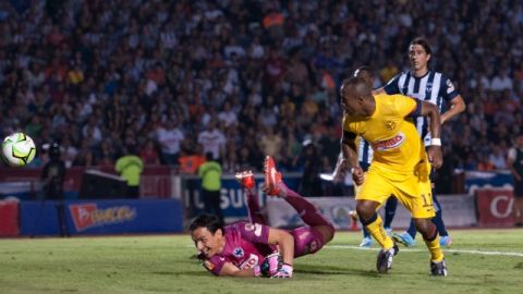 El delantero ecuatoriano del América, Christian Benítez, consiguió un doblete