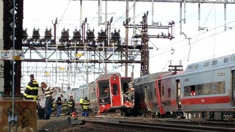Personal de la línea de trenes Metro-North indicó que se trata de un "descarrilamiento grave".