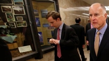 Jerry Brown tendrá en sus manos el futuro del Acta de Confianza.