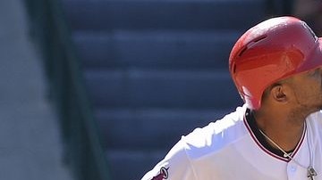 Alberto Callaspo rompió el empate con un cuadrangular de tres anotaciones.