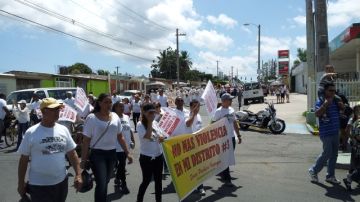Cientos de personas participaron ayer  en la caminata contra la violencia infantil en Puerto Rico.