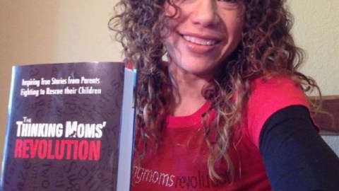 La panameña Thalia es mamá de un niño autista y junto a otras madres en su misma situación fundaron The Thinking Moms' Revolution
