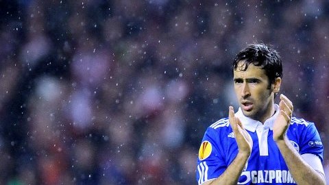 Raúl González, ex capitán de la selección española, aquí con el Schalke 04 de Alemania