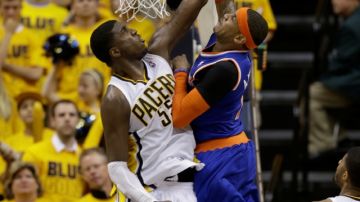 El bloqueo de Roy Hibbert a Carmelo Anthony sintetizó la debacle de los Knicks.