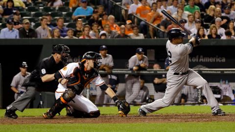 Vernon Wells bateó un doblete productor en la entrada 10 para dar el triunfo a los Yankees.