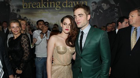La pareja de la saga "Crepúsculo" aún sigue buscando un punto final a su relación
