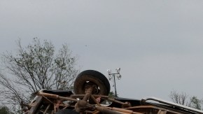 Calle tras calle de la comunidad estaba en ruinas, con montones de escombros acumulados donde antes había viviendas.
