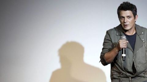 Sanz tenía previsto ofrecer varios conciertos en Venezuela en abril pero los pospuso.