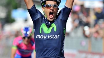 Benat Intxausti celebra su victoria en la 16ava etapa del Giro italiano.