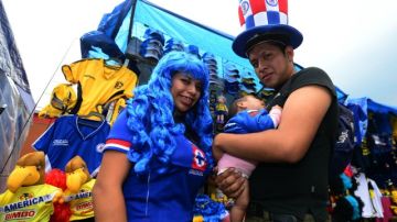 Aficionados de Cruz Azul llegaron con muchas horas de anticipación al estadio