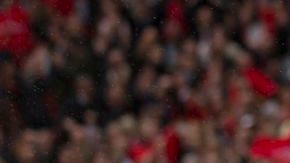 Rio Ferdinand jugará con los 'red devils' una temporada más.