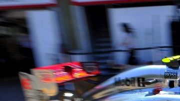 Las entradas a pits serían menos que en otros circuitos. En la gráfica, el mexicano Sergio Pérez sale de boxes.