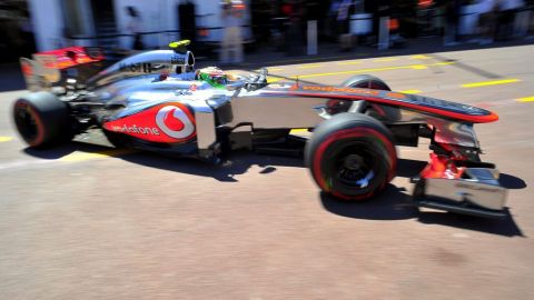 Las entradas a pits serían menos que en otros circuitos. En la gráfica, el mexicano Sergio Pérez sale de boxes.