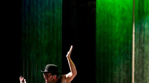 "Neon Baby" está inspirada en el libro "Queer Latino Testimony, Keith Haring y Juanito Xtravaganza: Hard Tails".