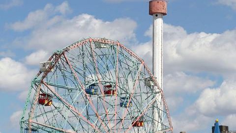 Coney Island está listo para recibir visitantes.