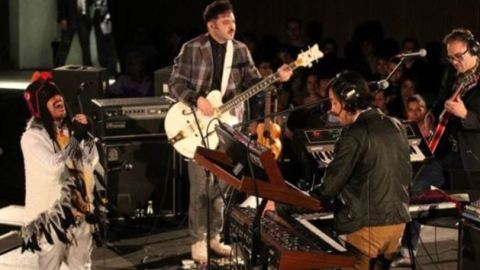 Los integrantes de Café Tacvba durante la grabación de su material musical 'Un objeto antes llamado disco'.