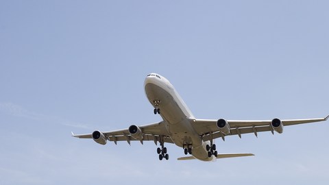 Debido a la emergencia, el avión aterrizó 9 minutos después de lo estipulado.