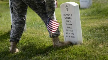 El presidente Barack Obama depositará una ofrenda floral ante la Tumba del Soldado Desconocido en el Cementerio Nacional de Arlington.