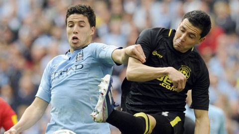 Antolín Alcaraz del Wigan se pondrá la de rayas para ver si así logran mejorar rumbo a Brasil 2014.