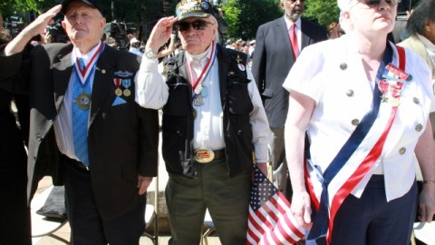 Miembros del Regimiento 65 de infantería, quienes lucharon en la Guerra de Corea, estuvieron presentes ayer en el Monumento de Recordación a los Soldados y Marineros. Este año, en julio, se celebra el 60 aniversario del fin de dicho conflicto.