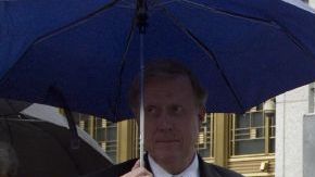 Desde la izquierda, los abogados del expresidente Alfonso Portillo: Glenn W. MacTaggart, David Rosenfield, Steven Feldman y Arthur Jakoby, salen de la corte federal de Nueva York.