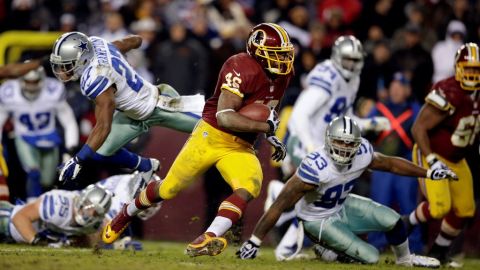 Los Redskins fueron bautizados en honor a su exentrenador William Henry "Lone Star" Dietz, quien pedía ser llamado Redskin por sus raíces nativo americanas.