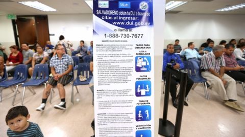 Desde el lunes  27  de mayo está abierto en forma oficial el proceso de empadronamiento para inscribir a todos los salvadoreños radicados en el exterior que deseen votar en las próximas elecciones presidenciales del 2014.