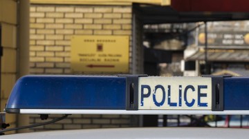 El recinto estaba siendo examinado por una unidad policial de detección de explosivos.