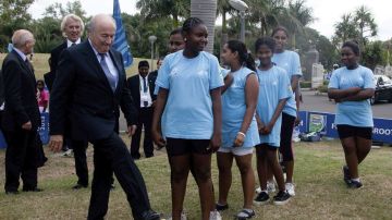 Blatter anunció estrictas medidas tomadas ante el avance del racismo en el fútbol.