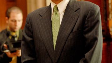 El senador estatal demócrata José Peralta  anunció ayer su retiro como precandidato de su partido para aspirar a la presidencia del condado de Queens.