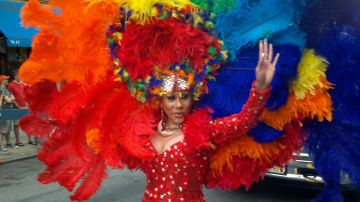 La comunidad gay de Queens realizó este domingo su colorido desfile por las calles de Jackson Heights.
