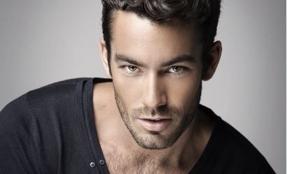 “Santa Diabla” se convierte en el primer proyecto para el reconocido actor mexicano Aarón Díaz.