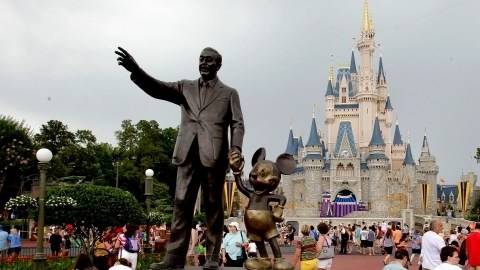 La subida se aplica a cualquiera de los parques Disneyland.