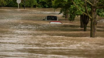 El servicio meteorológico también pronosticó más inundaciones para esta semana.