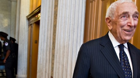El senador Frank Lautenberg falleció ayer a causa de una neumonía.