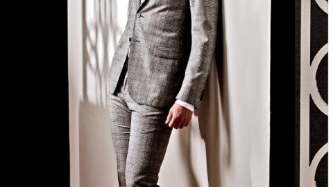Traje estilizado en lana ligera con corte 'slim'.