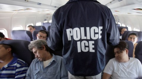 La salida voluntaria es una forma de deportación que los migrantes aceptarían.