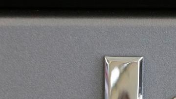 Fallas en cinturones de seguridad y diseño del tanque de gasolina son algunos motivos para el retiro de los SUV.