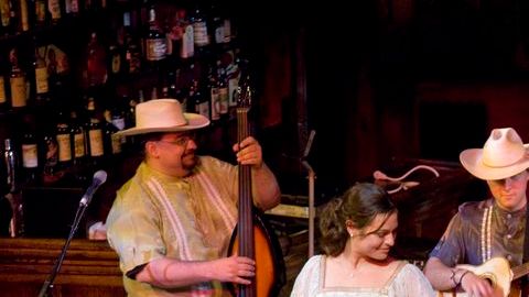 La banda de son jarocho de Chicago Sones de México.