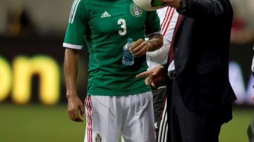 Dely Valdés expresa su  respeto por la selección mexicana.
