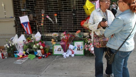 Un altar improvisado fue levantado ayer en el lugar donde ocurrió la tragedia, avenida Amsterdam y calle 97, en memoria de la pequeña Ariel Russo.