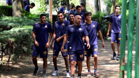 Mientras la directiva busca un refuerzo para la ofensiva, los jugadores felinos se preparan para encarar el Torneo Apertura 2013.