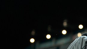 Roman Abramovich evitó que el entrenador de categorías inferiores Michael Emenalo, se vaya del club pese a no llevarse con el recién llegado técnico portugués,José Mourinho.