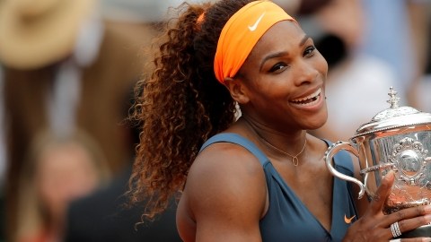 Serena Williams ganó el segundo Abierto de Francia tras una sequía de 11 años.