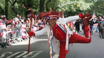 Don Abuelo, un patinador que siempre participa en el Desfile Nacional Puertorriqueño.