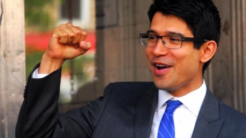 Carlos Menchaca, activista comunitario.
