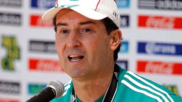 La selección de México deberá ganarle a Costa Rica para dejar la tercera posición y posicionarse en zona de clasificación para el Mundial Brasil 2014.