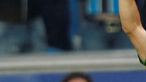 Oscar celebra el primer gol de la verdeamarela.